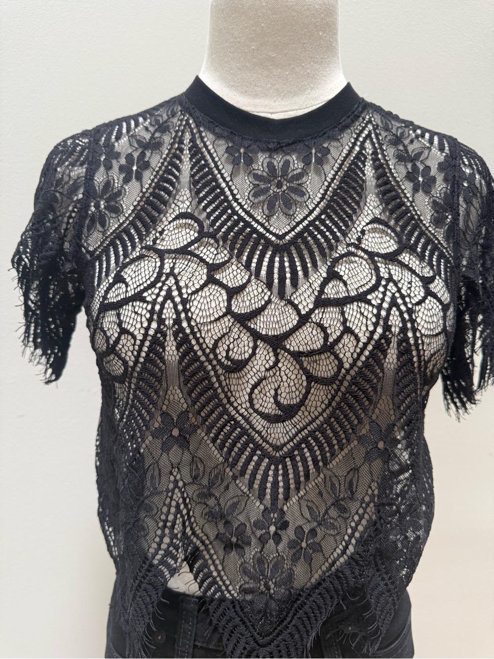 Black Lace Flutter Sleeve Scalloped Hem Top Size Small
